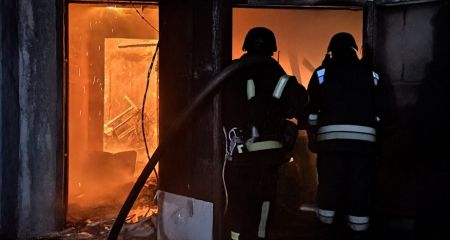 Удар по Запоріжжю: вогнеборці загасили масштабну пожежу