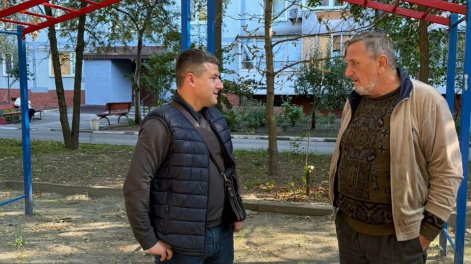 На Фортечній у Запоріжжі оновили спортивний майданчик