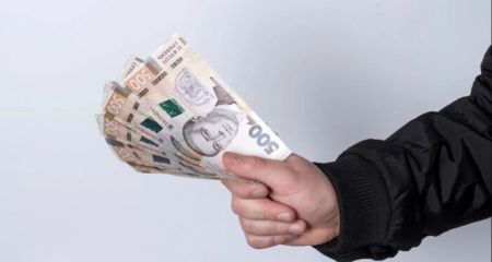 Помощь людям с инвалидностью: кто получит по 2000 гривен в Запорожье
