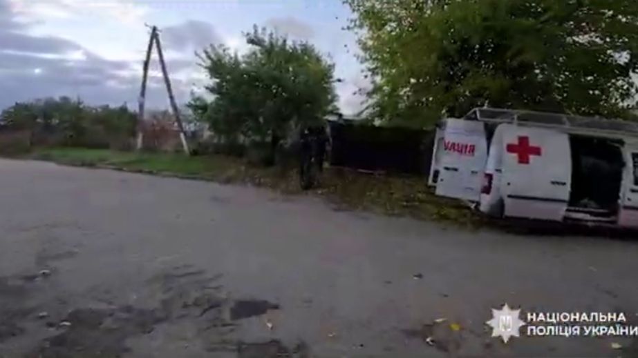 Сквозь FPV-дроны и "ждуны": как эвакуировали жителей села Счастливое на Запорожье