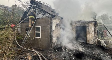 Дом пылал в частном секторе Запорожья