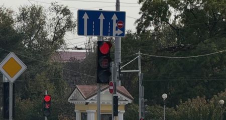 В центре Запорожья обновили светофоры на ключевом перекрестке: что изменилось