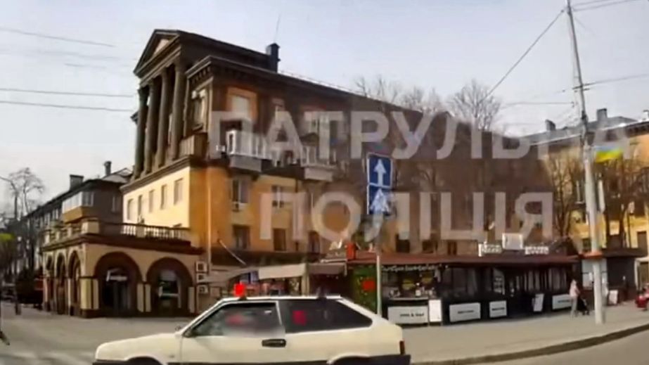Дві ДТП скоїв водій ВАЗ у Запоріжжі, намагаючись втекти від патрульних – подробиці та кадри перегонів