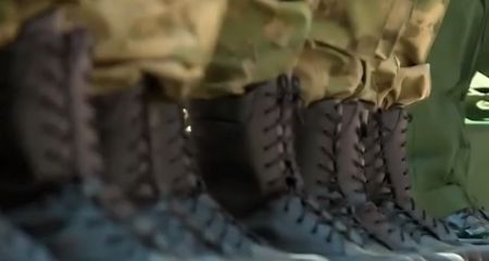 На Запорожье оккупанты заманивают людей в армию РФ "мирными" вакансиями