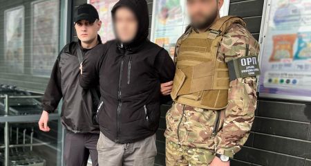 За 15 тис. доларів житель Запоріжжя обіцяв призовнику уникнути мобілізації