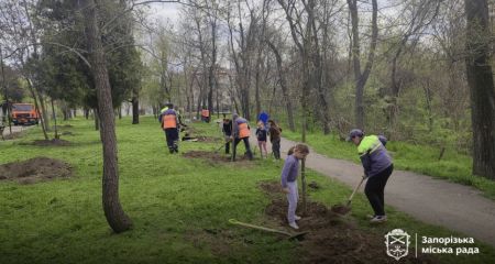 200 нових дерев і кущів з’являться у запорізькому парку