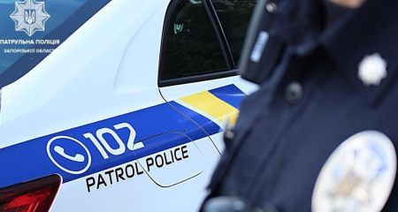 Водія з підробленим посвідченням затримали запорізькі патрульні