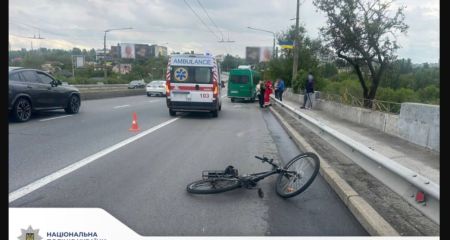 Велосипедист помер у "швидкій" після зіткнення з Mercedes   на запорізькому проспекті