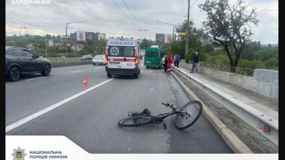 Велосипедист помер у "швидкій" після зіткнення з Mercedes   на запорізькому проспекті