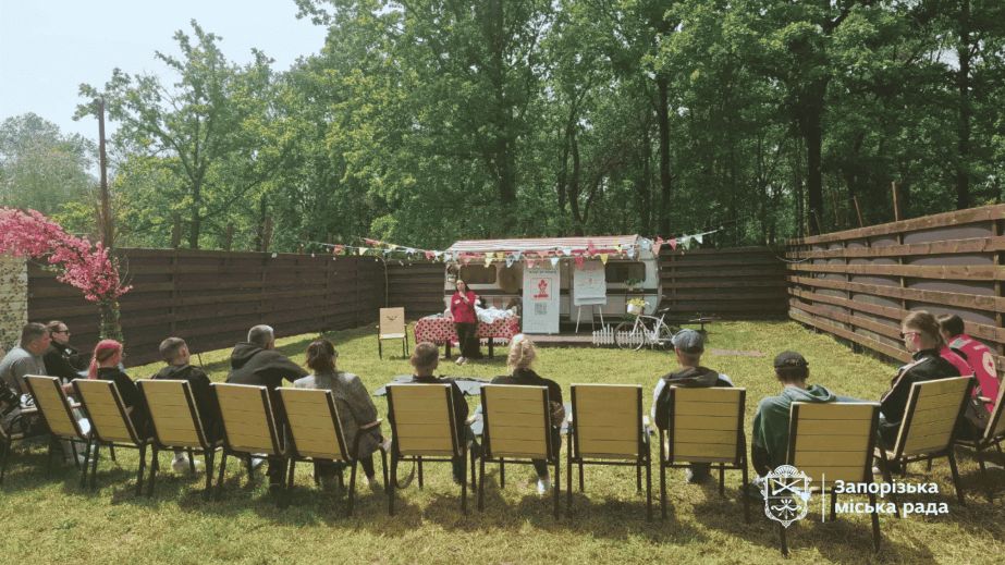 Зупинка дихання та кровотеча: підприємці "Дубовки" в Запоріжжі опанували домедичну допомогу