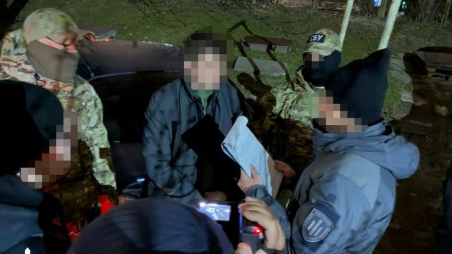 Запорізькому подружжю, яке влаштувало "сімейний бізнес" на дезертирах, загрожує до 12 років позбавлення волі