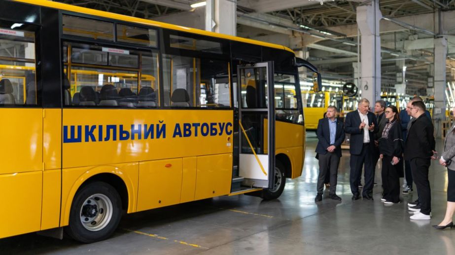 179 школьных автобусов изготовил Запорожский автозавод в прошлом году