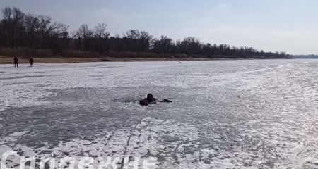 До експериментів та "вправ" в ополонці вдалися запорізькі рятувальники – чого прагнули