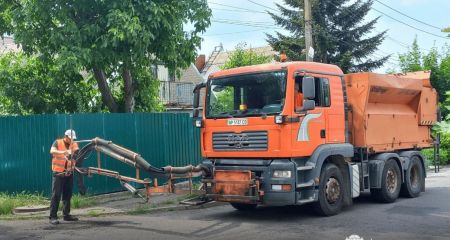 Спецметодом відремонтують 17 тисяч "квадратів" доріг у Запоріжжі
