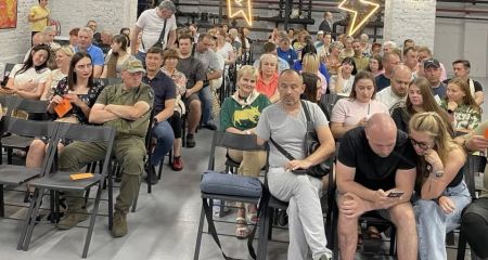 Понад 150 жителів Запоріжжя прийшли на слухання щодо ремонту скверу за 34 мільйони