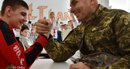 Запорізькі школярі провели ярмарок на підтримку військових