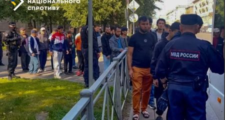 На ТОТ мігрантів женуть до російської армії
