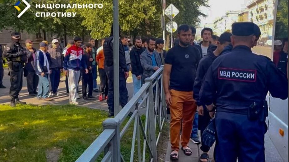 На ТОТ мігрантів женуть до російської армії