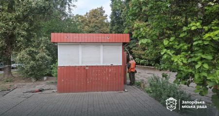 Черговий незаконний кіоск демонтували у Запоріжжі