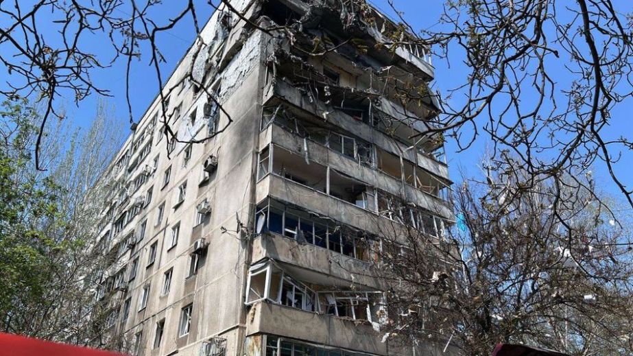 У Запоріжжі відновлять ще одну багатоповерхівку після обстрілу