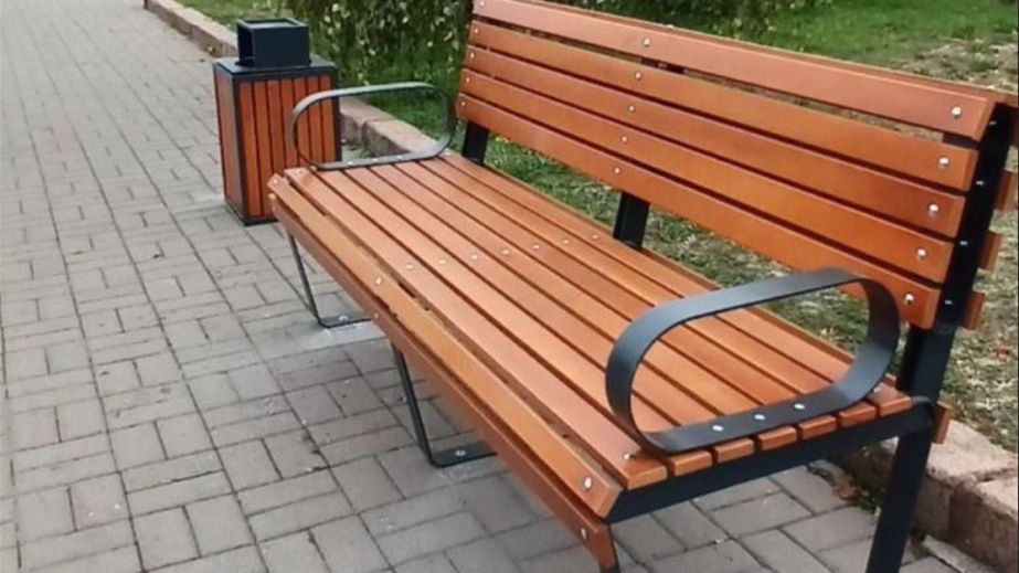 Нові лави та урни: зони відпочинку облаштували в центрі Запоріжжя