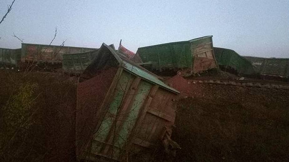 На залізниці під Токмаком підірвали російський військовий потяг – деталі від ГУР