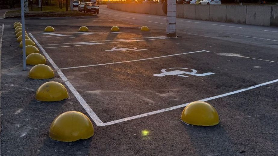 Новые паркоместа обустроили в центре Запорожья