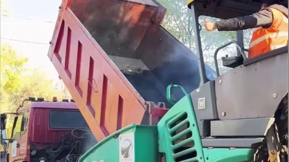 Около 300 "квадратов" дороги обновили во дворе запорожской многоэтажки