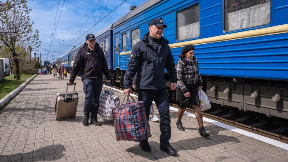 За тиждень виїжджає не більше 10 людей – що відомо про евакуацію на Запоріжжі