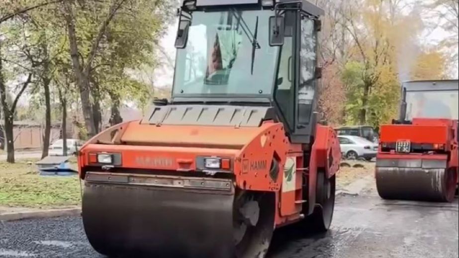 Более 1600 "квадратов" дороги восстановили в одном из районов Запорожья – кадры