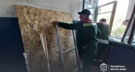 Житлові будинки ремонтують у Запоріжжі: що вже зробили