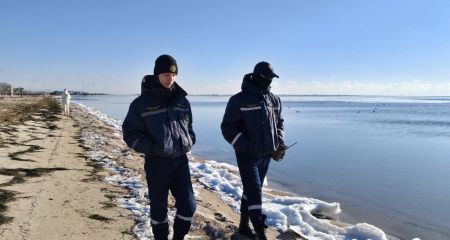 Окупанти змушують студентів безплатно прибирати пляжі Бердянська