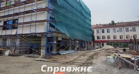 В Запорожье строительство нового корпуса больницы затягивается из-за логистических сложностей