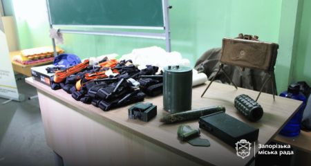 Вчать розрізняти міни та накладати турнікет: до чого готують запорізьких школярів