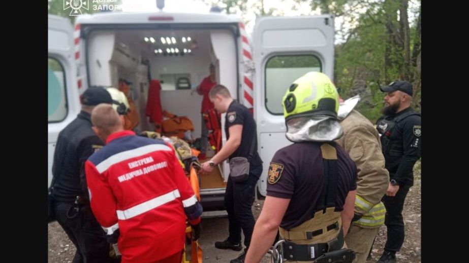 Людину з ішемічним інсультом евакуювали з прифронтового села у Запоріжжя