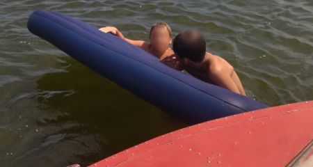У Запоріжжі підлітків на матраці віднесло у Дніпровське водосховище