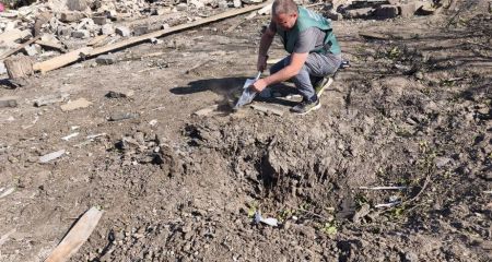 На околицах Запорожья – 6-метровая воронка после ночного обстрела, – экологи