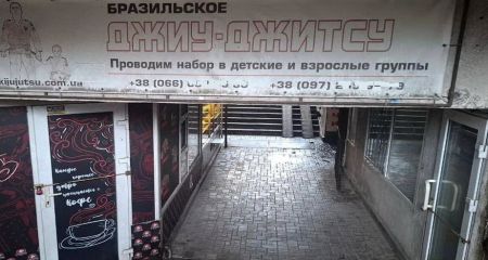 Подземные переходы Запорожья зачистили от русскоязычной рекламы