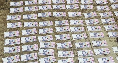 200 тысяч гривен выхватил грабитель у горожанина в Запорожье, отследив его от кафе