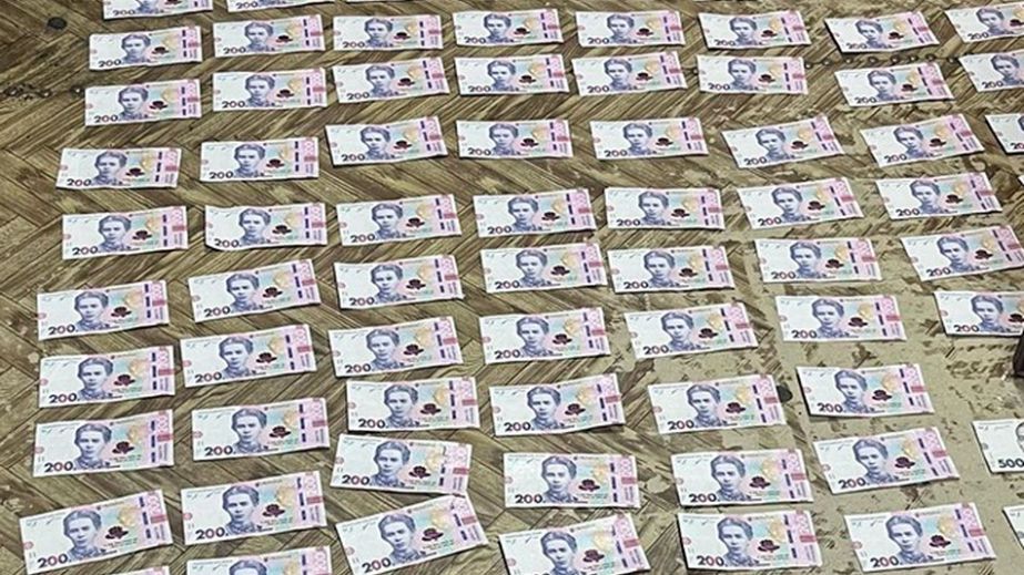 200 тысяч гривен выхватил грабитель у горожанина в Запорожье, отследив его от кафе