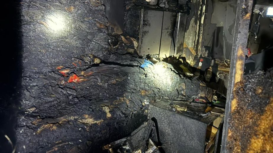 В Запорожье с пожара в многоэтажке госпитализировали женщину