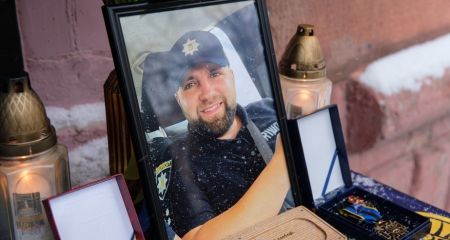 В Запорожье увековечили память павшего полицейского