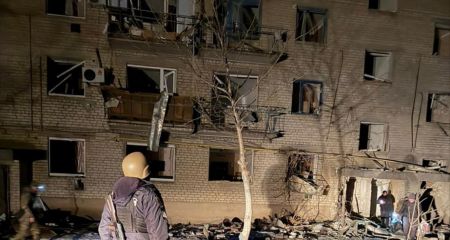 РФ розтрощила фугасними бомбами п&rsquo;ятиповерхівку в Запорізькому районі &ndash; кадри