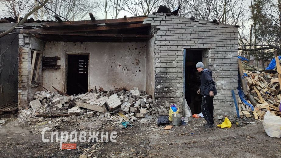 "Найдобріших собак складали в мішок" &ndash; репортаж із притулку в Запоріжжі після удару