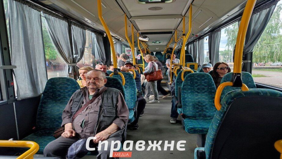 Запорожцы о новом маршруте на набережной: удобно, но долго