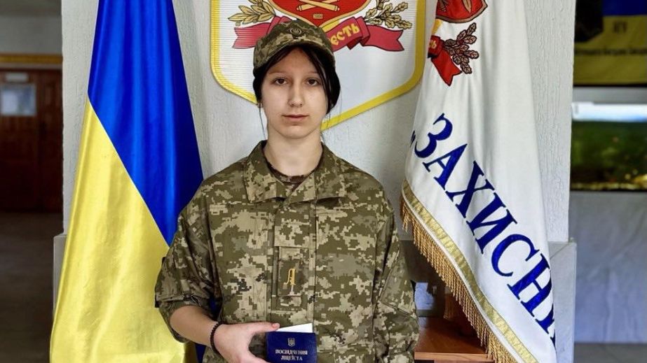 Запорожский военный лицей начал принимать девушек