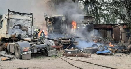 Фури й діжки горіли в Запоріжжі – кадри