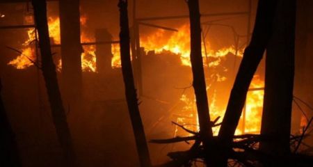 Пожежі спалахнули у Запоріжжі після ворожих ударів: що відомо