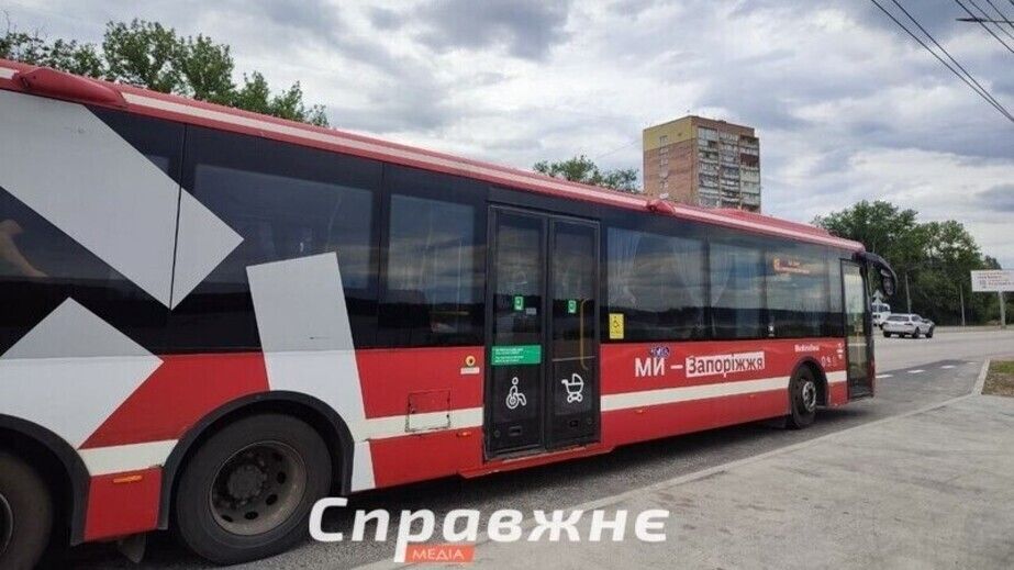 Потрощені автобуси й поранені водії: в Запоріжжі готують захист громадського транспорту
