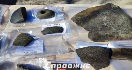 От "бронзовых" топоров до греческих амфор: запорожские археологи представили результаты экспедиции